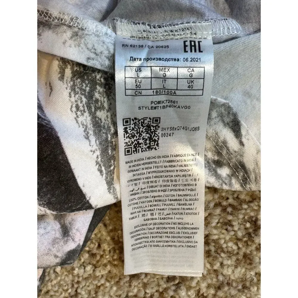 GUESS Cosmic Space T-shirt, size Large; Outer Space, with sew on patches, RARE - Picture 5 of 8